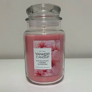 Yankee Jar Candle Enchanting‎ Cherry Blossoms in Soft Pink
